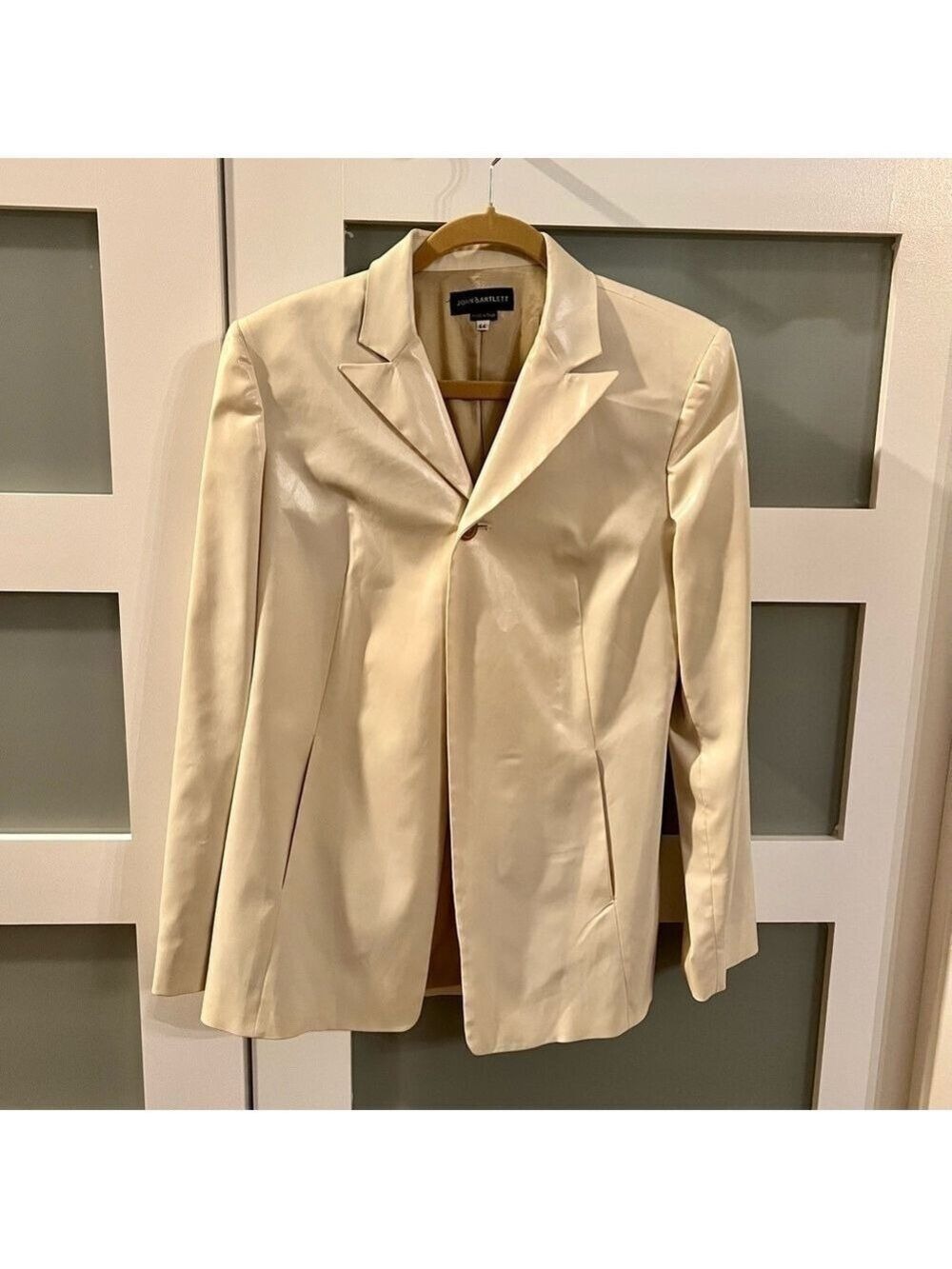 𝅺john BARLETT faux leather blazer.  Made in Italy. Size 44.